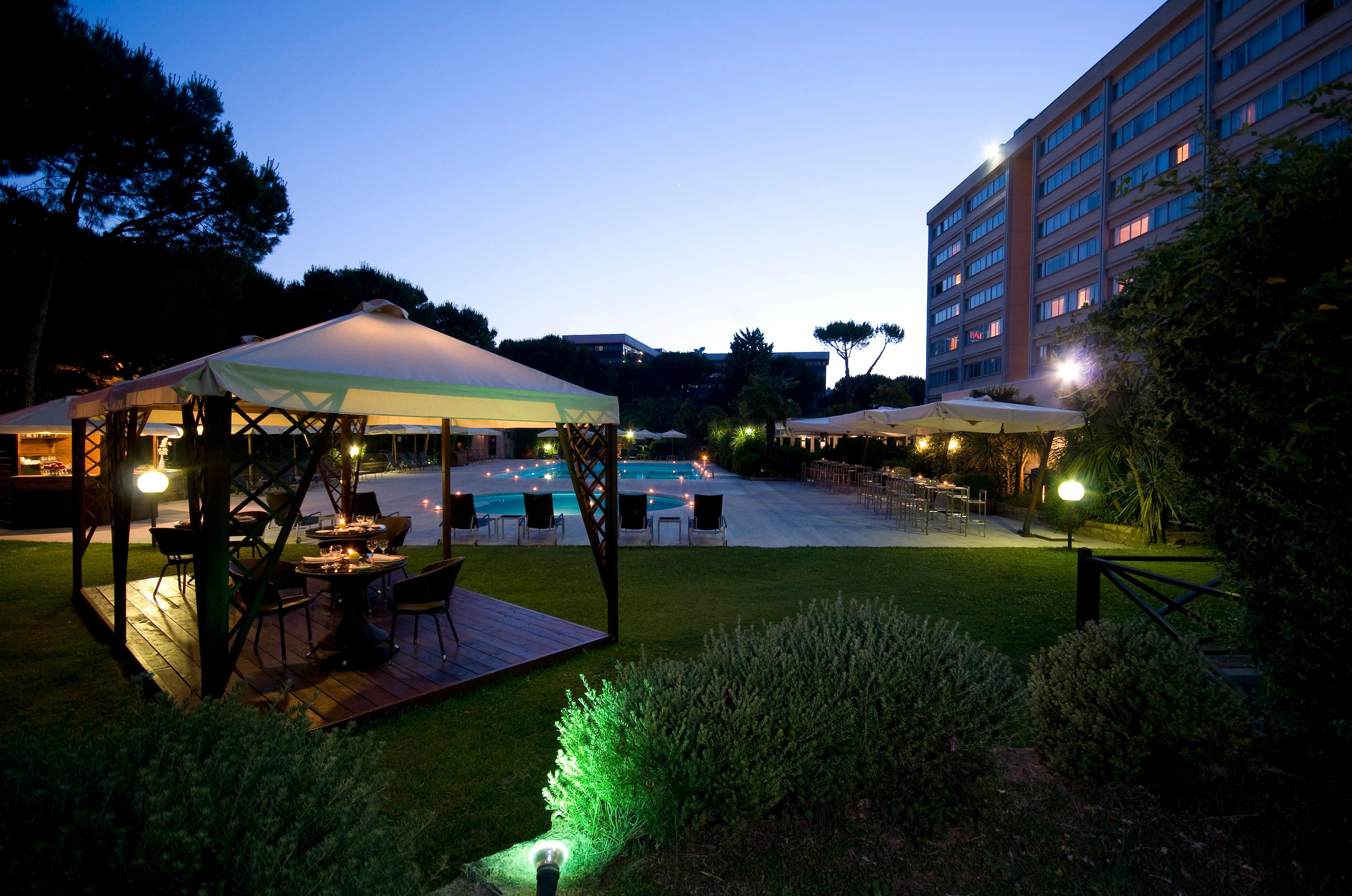 Holiday Inn Rome - Eur Parco Dei Medici, An Ihg Hotel Экстерьер фото